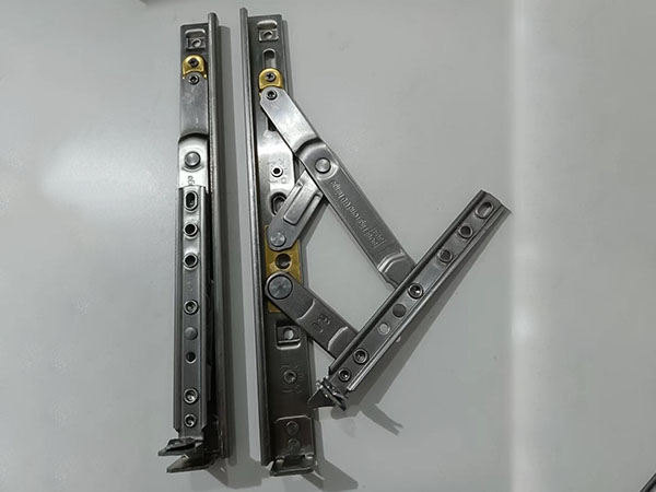 6.0后拖通款防尘铰链